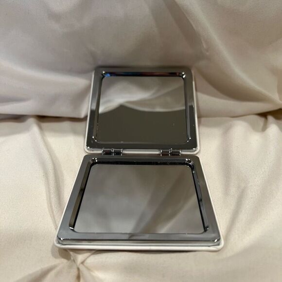 Panda with Boba Tea Bubble Tea Compact Mirror Pocket Makeup Mirror NEW - Picture 4 of 4